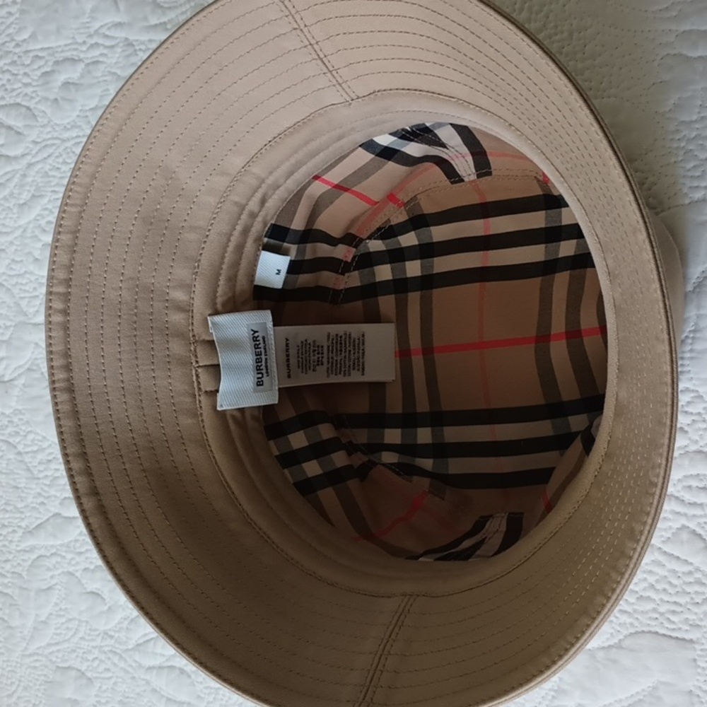 Burberry Tan Bucket Hat Classic Check Interior Sz M Inside circum. app. 21 1/2”.